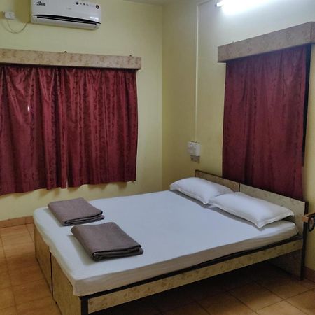 Shraddha Lodge Ratnāgiri Esterno foto