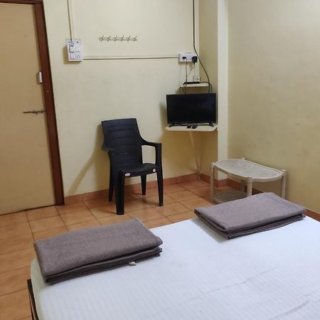 Shraddha Lodge Ratnāgiri Esterno foto