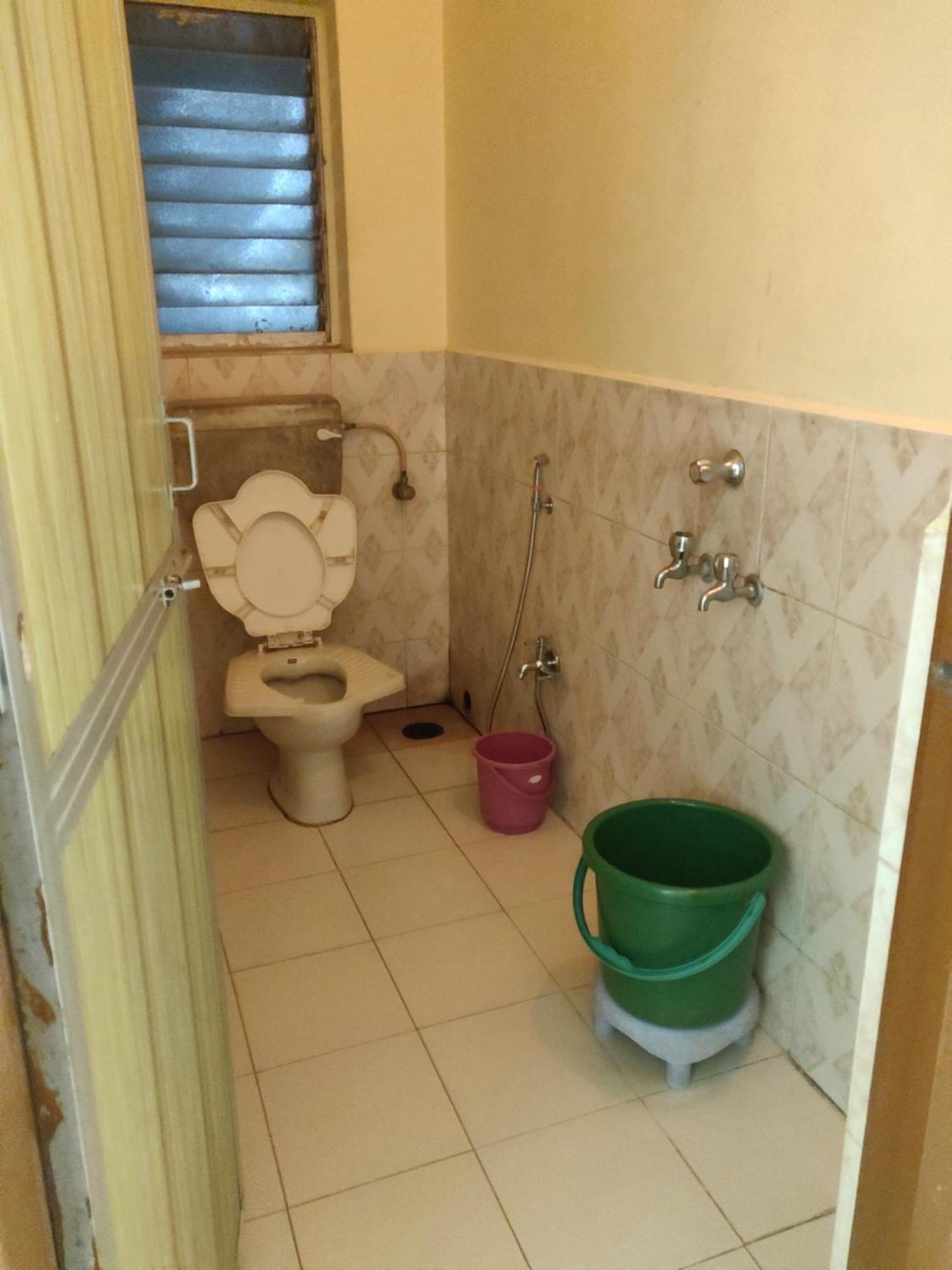 Shraddha Lodge Ratnāgiri Esterno foto